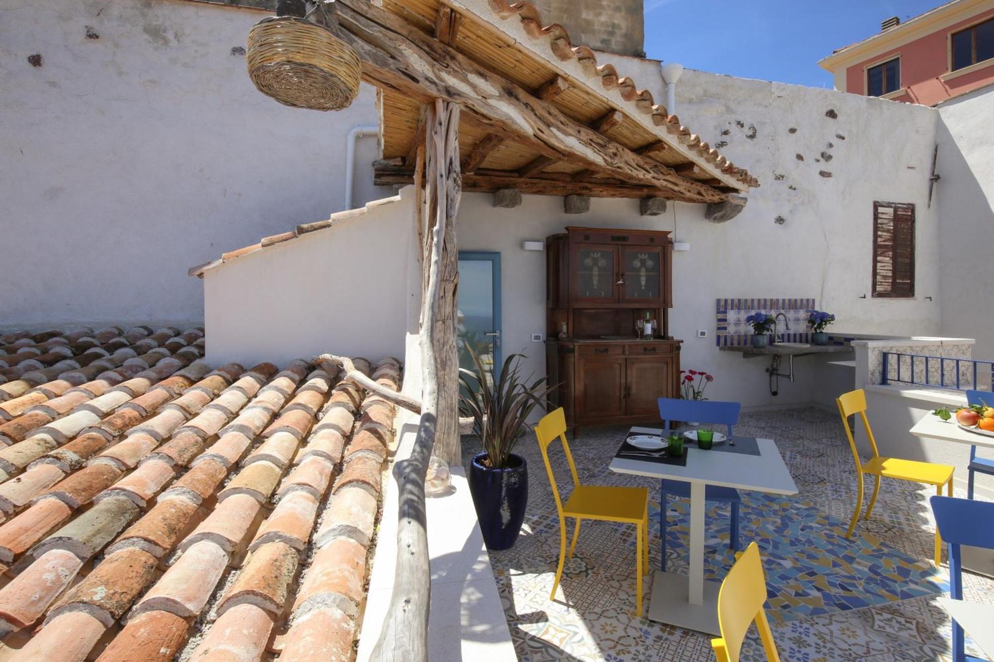 B&B Domos Mi & Ro Castelsardo Luaran gambar